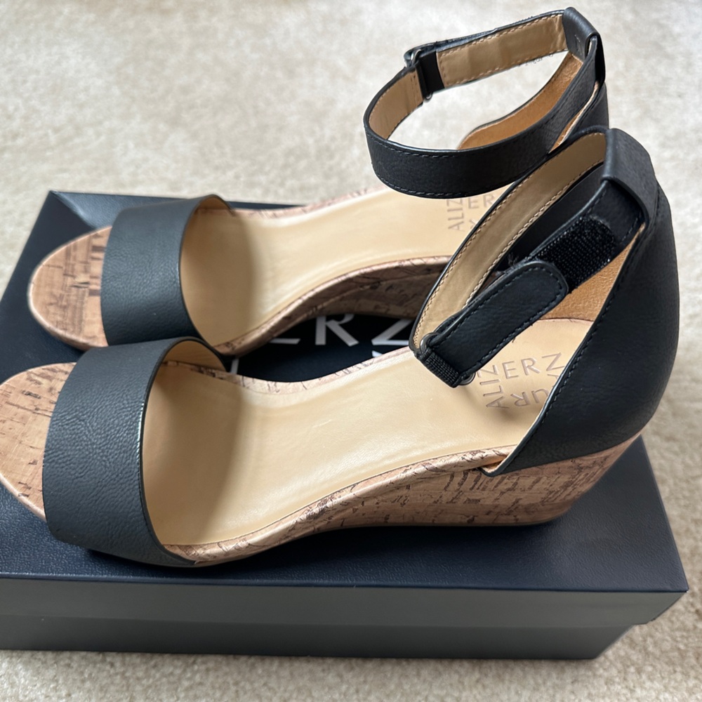 Naturalizer Areda Black Womens Shoes.  Excellent used Condition, size 10 - Picture 2 of 6